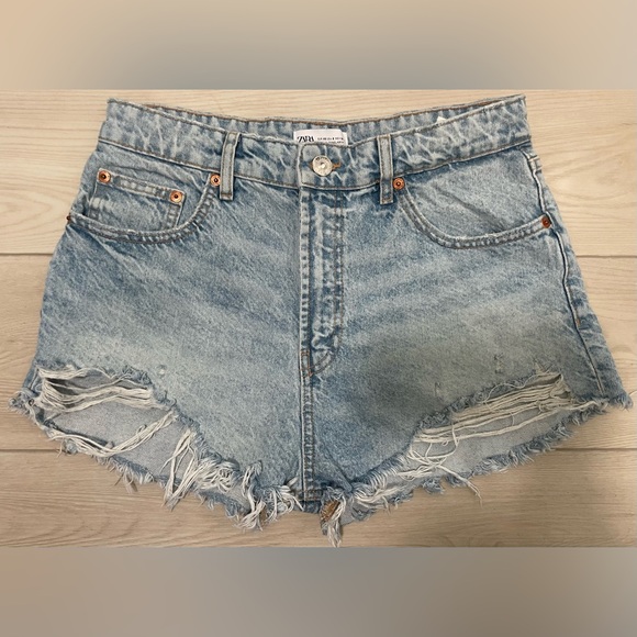 Zara High Waisted Distressed Denim Shorts - Picture 1 of 3